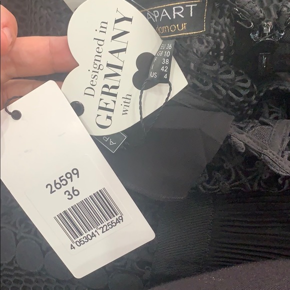 Apart Glamour Dress - Picture 4 of 5